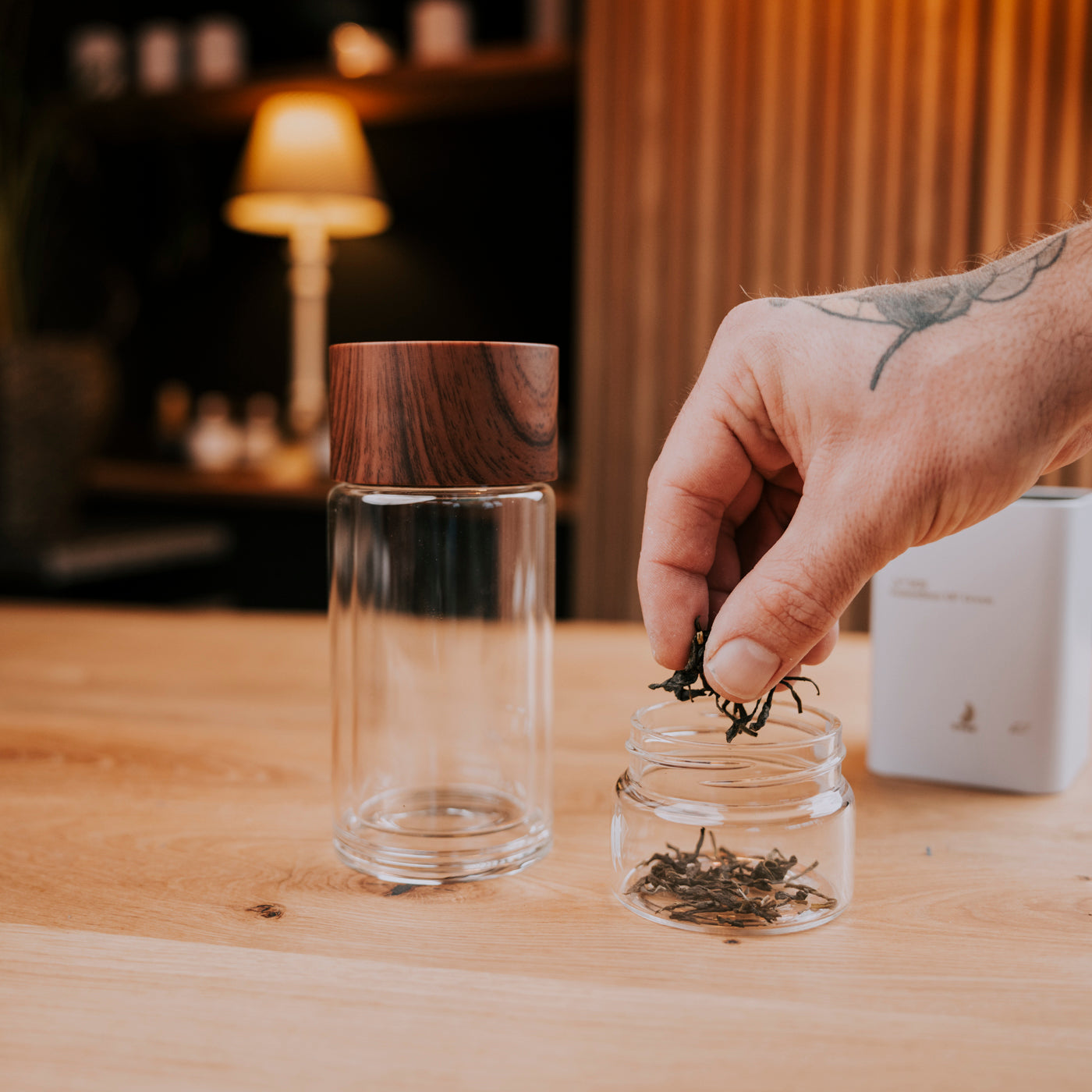 Glasflasche mit Teefilter