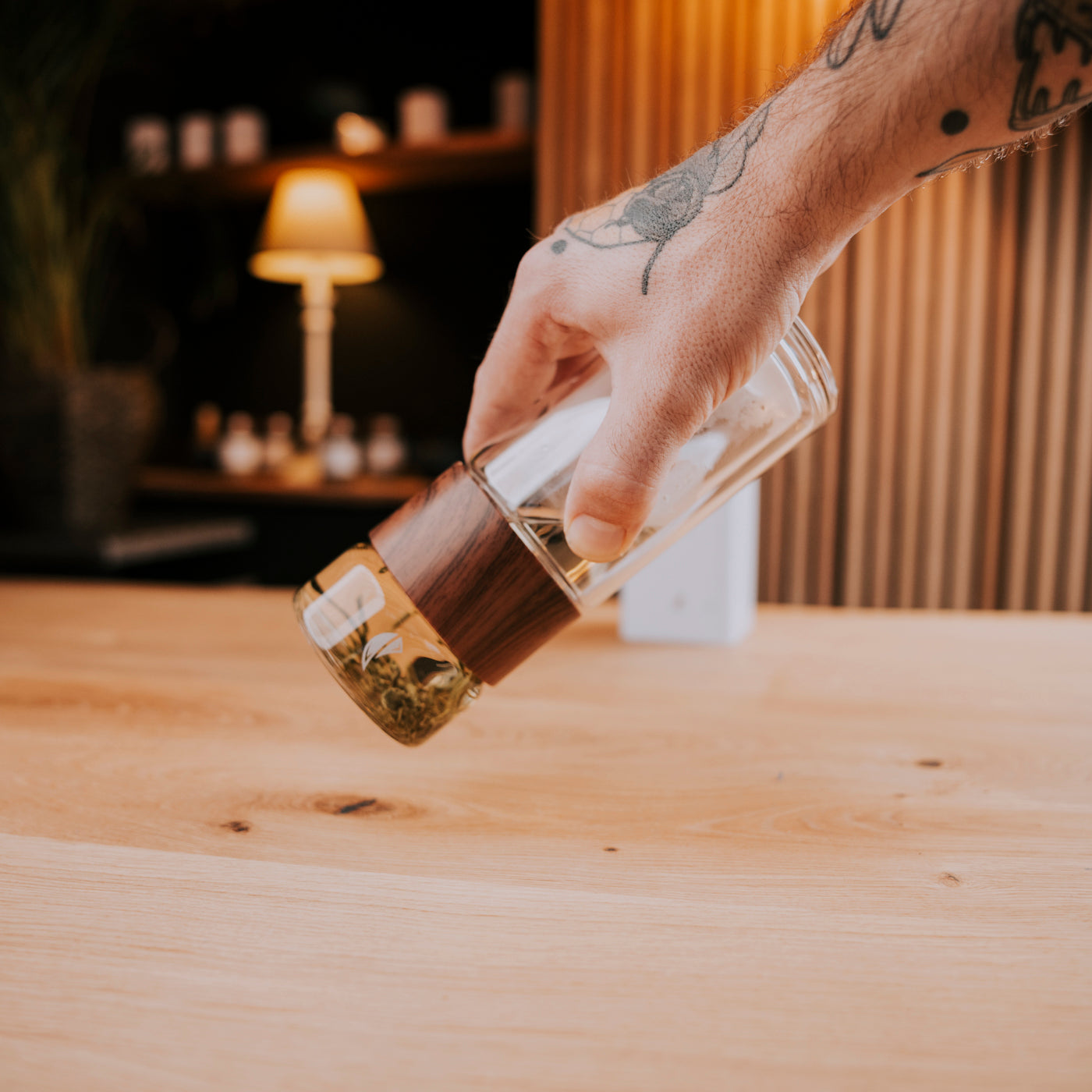 Glasflasche mit Teefilter