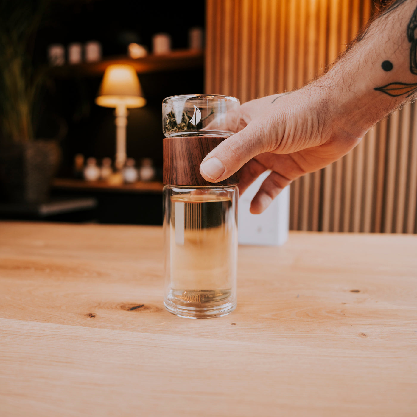 Glasflasche mit Teefilter