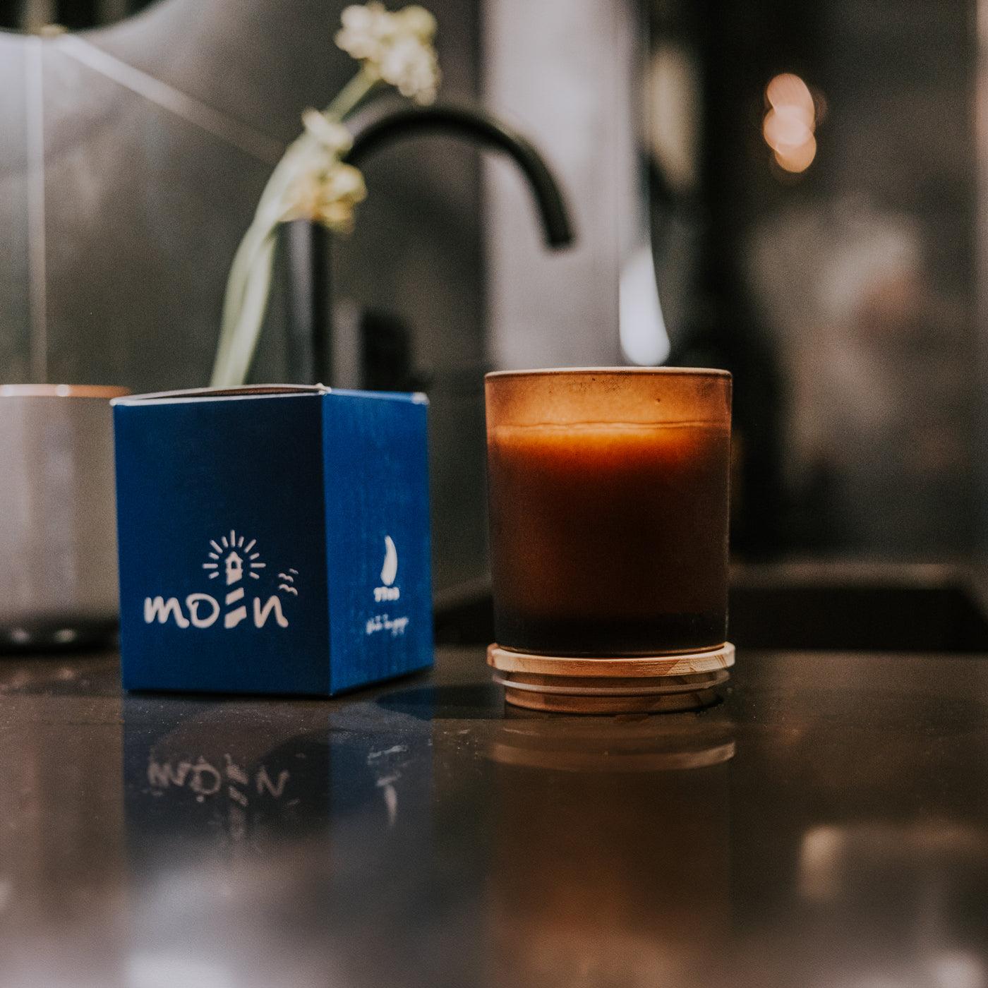 Vegane Bio-Duftkerze "Moin Moin" mit Echtholzdeckel von 7Tea® - 7Tea®
