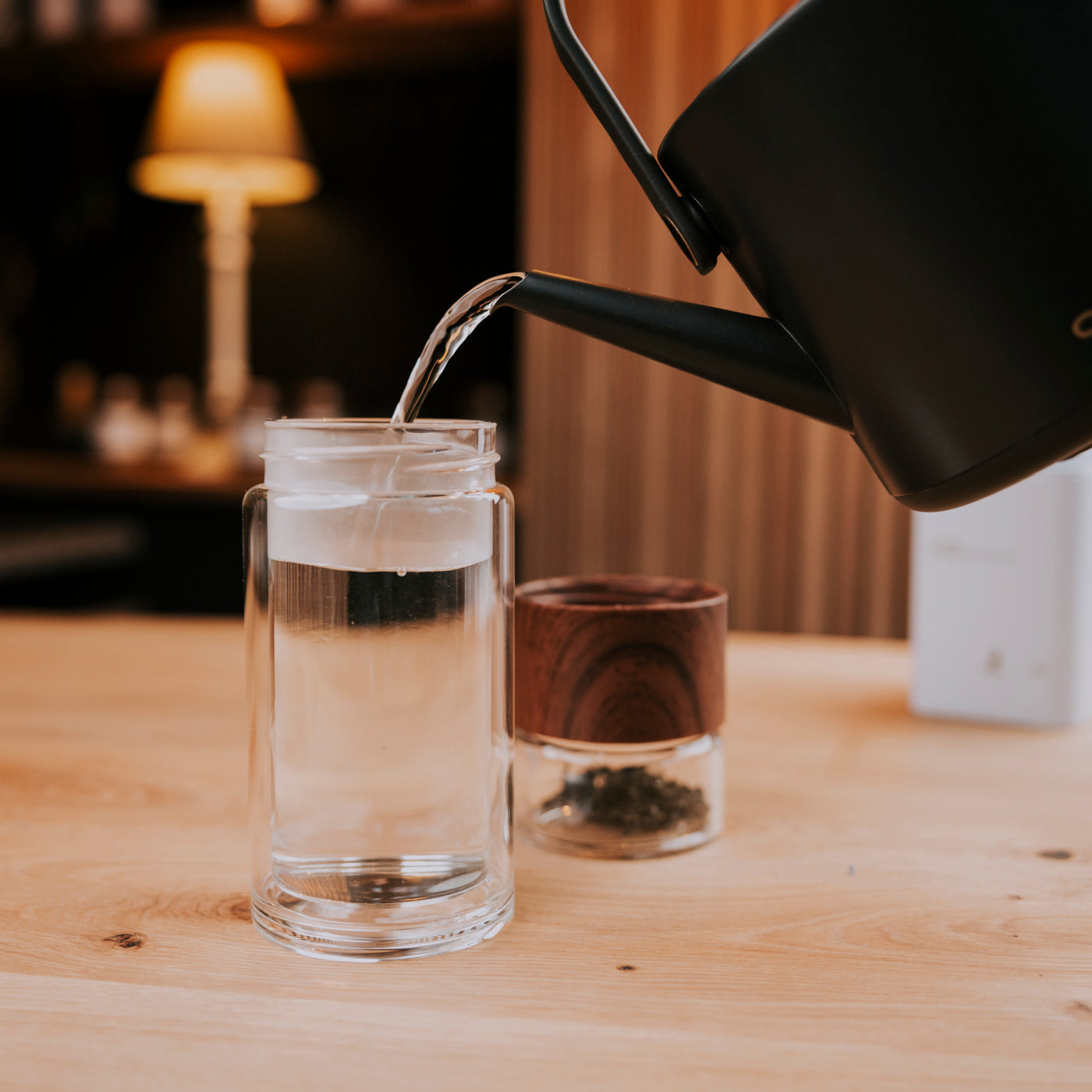 Bouteille en verre avec filtre à thé 