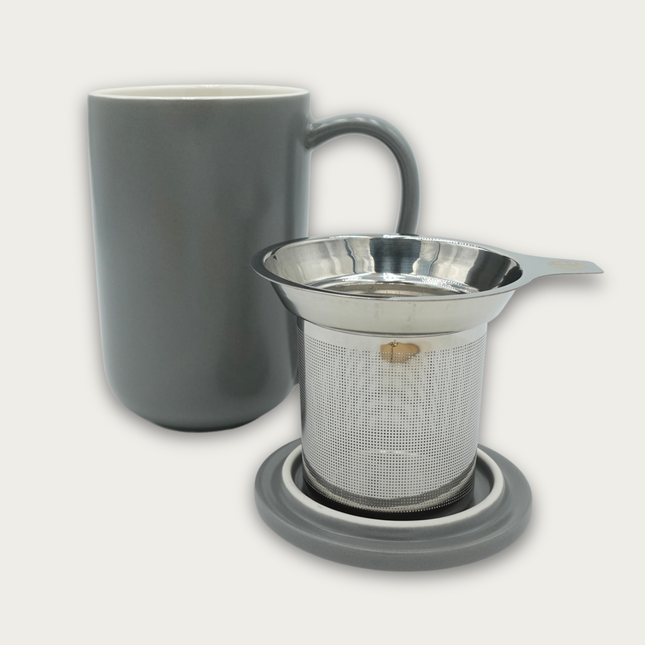 Teebecher inkl Edelstahlsieb und Deckel "Anna" – grau, 400 ml