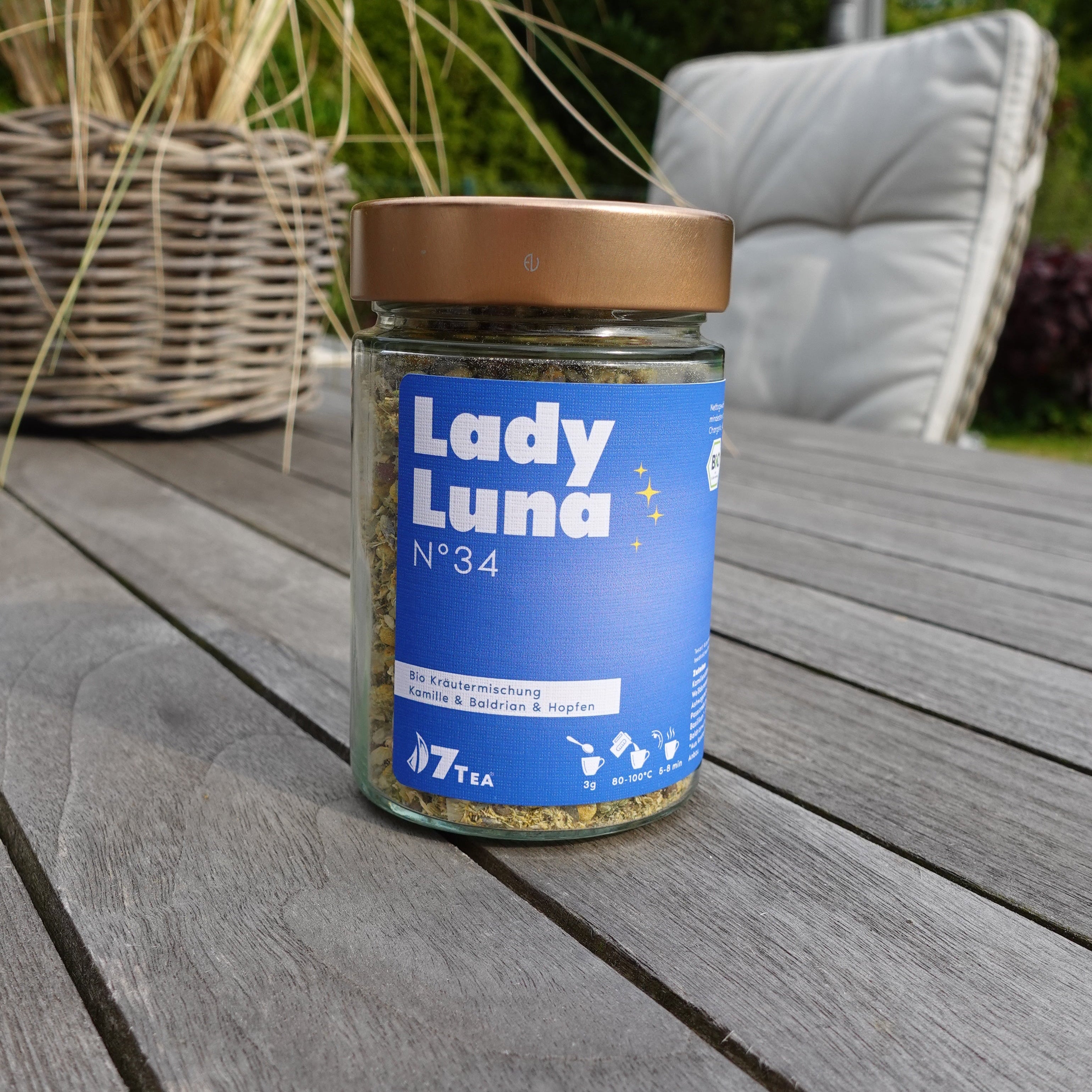 N°34 | Lady Luna - Bio
